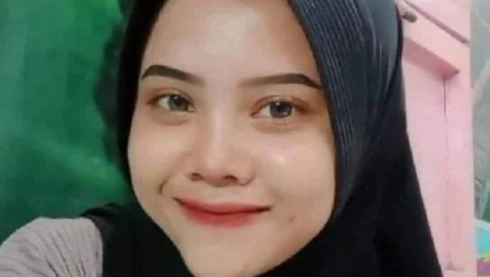 Korban tewas berseragam Pramuka di Sungai Pemalang diketahui berinisial RI (20). Korban diduga tewas karena kekerasan.