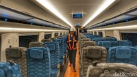 Gerbong kereta tersebut digunakan untuk para penumpang dari First Class, bisnis hingga ekonomi. Di Depo Tegalluar saat ini telah terparkir sebanyak 11 rangkaian kereta penumpang dan 1 rangkaian kereta inspeksi dari KA Cepat relasi Jakarta-Bandung