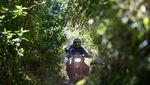 Momen Seru Naik Motor Trail di Trek Pasir Bromo
