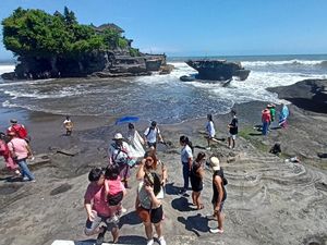 Fix! Harga Tiket Masuk Tanah Lot Resmi Naik 1 Januari 2024