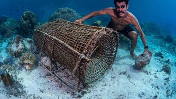 Finalist Human Connection Award: People & Planet Ocean: Max Holba. Lokasi: NTT, Indonesia. Foto: Ocean Photographer of the Year