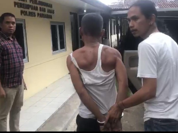 JF (45) di Kabupaten Padang Pariaman, Sumbar diamankan polisi terkait pencabulan anak. Istimewaa