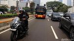 Penyemprotan Air untuk Mengurangi Polusi di Ibu Kota