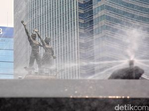 Pemerintah Uji Teknik Semprot Air dari Gedung Tinggi untuk Atasi Polusi Udara DKI