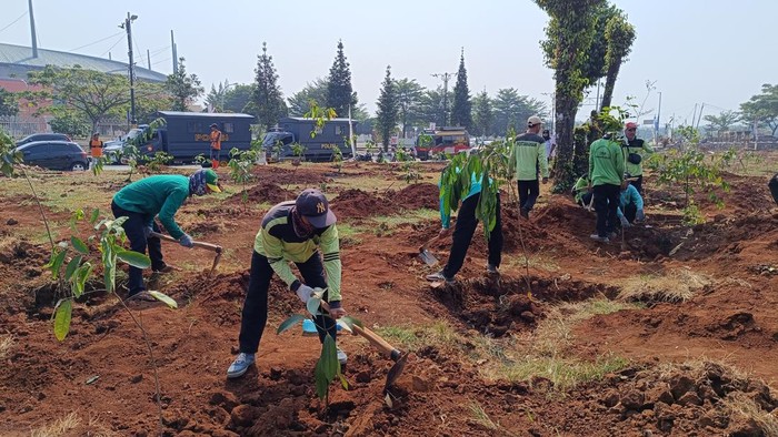 Polisi tanam ribuan pohon di lahan tidur di Kabupaten Bogor
