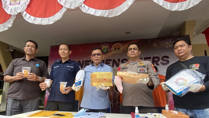 Polisi Ungkap Peredaran Sabu-Ganja Senilai Rp 3 M di Depok, 4 Orang Ditangkap (Devi/detikcom)