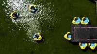 Taman ini dibuka pada tahun 2008, fasilitasnya terbilang cukup lengkap, di antaranya beberapa danau pemancingan, lapangan yang luas, area bermain anak dan kafe. AP/Frank Augstein  