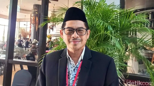 Rektor Universitas Nahdlatul Wathan (UNW) Mataram yang juga Katib Aam Dewan Mustasyar PBNW Muhyi Abidin,
