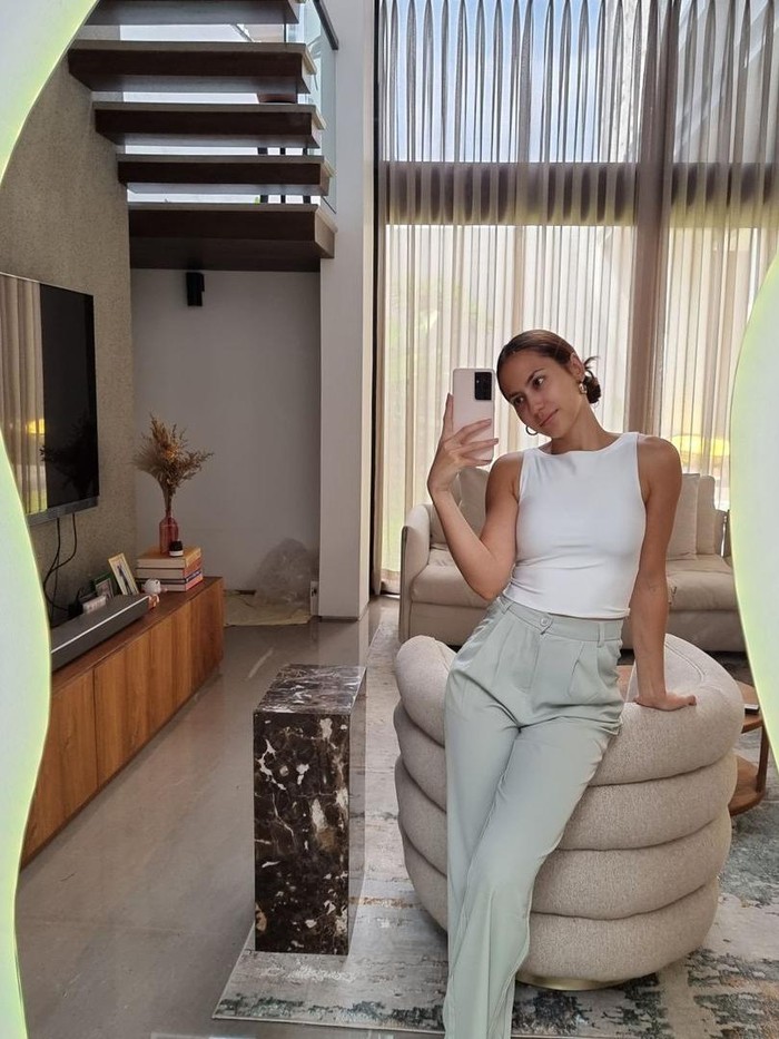 Rumah Pevita Pearce Rumah Pevita Pearce