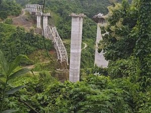 Jembatan Rel Kereta Ambruk Saat Dibangun di India, 26 Pekerja Tewas