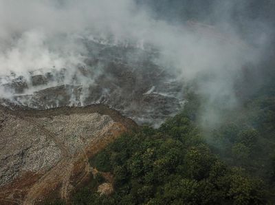 TPA Sarimukti Bandung Kebakaran Gegara Puntung Rokok