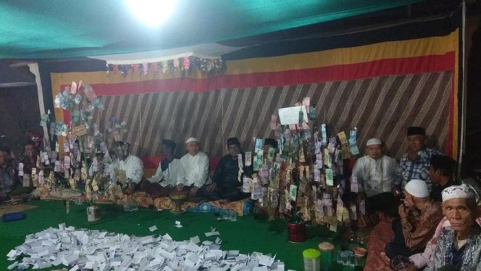Tradisi Bungo Lado