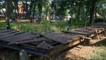 Waduh! Jembatan Kayu Tebet Eco Park Rusak Parah