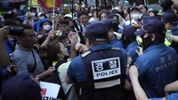 Ratusan aktivis di Korea Selatan telah berkumpul di ibu kota Seoul awal bulan ini untuk menentang rencana Jepang membuang air olahan ke laut. Baik Tiongkok dan Korea Selatan telah melarang impor ikan dari sekitar Fukushima.