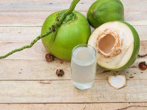 Minum Air Kelapa untuk Cegah Batu Ginjal Ternyata Ada Benarnya, Tapi...