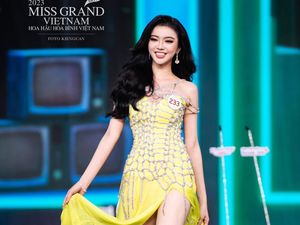 Oops, Ada Insiden Underwear Terekspos Saat Penjurian Miss Grand Vietnam 2023