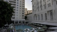 Copacabana Palace dikenal sebagai simbol sekaligus ikon dari Rio de Janeiro. Hotel ini memiliki delapan lantai dengan 148 kamar, 14 paviliun.