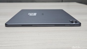 Dengan bobot yang ringan hanya 499 gram, dan tingkat ketebalan yang hanya 6,85 mm membuat Huawei MatePad 11.5 ini ideal untuk perangkat dengan mobilitas tinggi Foto: Adi Fida Rahman/detikINET
