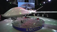 Drone Mohajer-10 ditampilkan dalam sebuah pameran di kompleks militer milik Kementerian Pertahanan, di Teheran, Iran, Rabu (23/8/2023).  