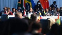 Jokowi mendorong negara berkembang maju dan bersatu dalam memperjuangkan hak-haknya, serta menolak diskriminasi perdagangan.   