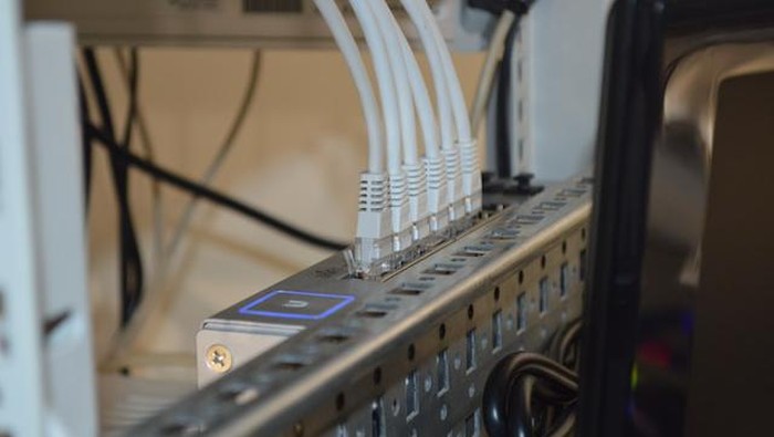 Kabel LAN.