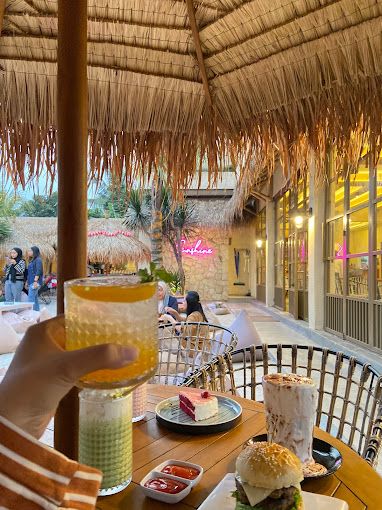 Kafe nuansa Bali di Bogor