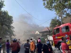 Kebakaran Rumah di Jemur Wonosari Surabaya Padam