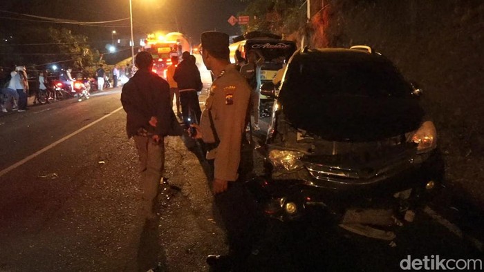 Kecelakaan karnaval ditabrak truk tangki di Pacet, Mojokerto