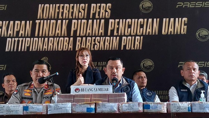 Konferensi pers Polri (Rumondang/detikcom)