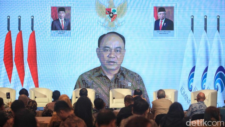 Kupas Tuntas Arah Industri Telekomunikasi Indonesia Arah industri telekomunikasi Indonesia dikupas tuntas detikcom Leaders Forum dengan para pemangku kebijakan dan pelaku industri terkait. Begini suasananya.