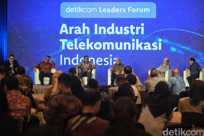 Arah industri telekomunikasi Indonesia dikupas tuntas detikcom Leaders Forum dengan para pemangku kebijakan dan pelaku industri terkait. Begini suasananya.