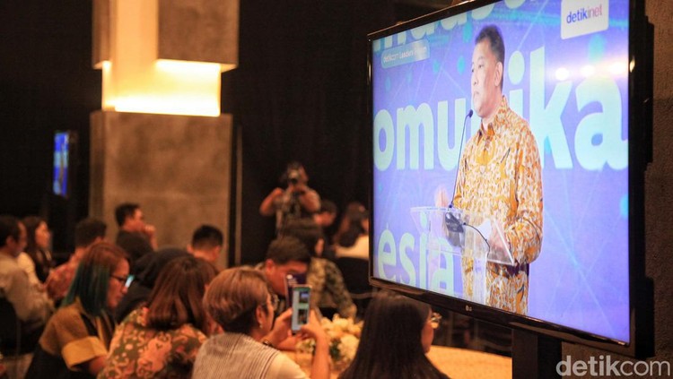 Kupas Tuntas Arah Industri Telekomunikasi Indonesia Arah industri telekomunikasi Indonesia dikupas tuntas detikcom Leaders Forum dengan para pemangku kebijakan dan pelaku industri terkait. Begini suasananya.