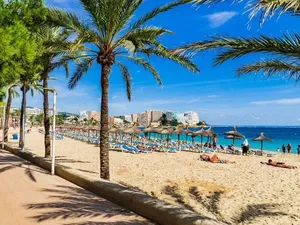 Magaluf, Kota yang Penuh Jeritan Saat Malam Tiba