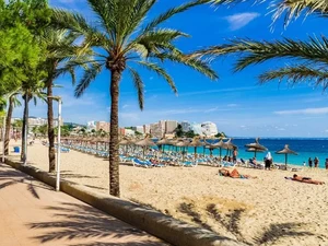 Magaluf, Kota yang Penuh Jeritan Saat Malam Tiba