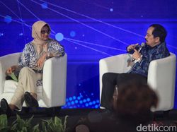 Melihat Sesi Pertama detikcom Leaders Forum