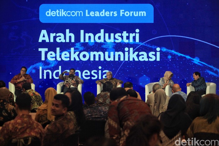 Sesi kedua detikcom Leaders Forum Arah Industri Telekomunikasi Indonesia digelar di Jakarta. Sesi ini bertema Challenges and Solutions for Improving Connectivity.