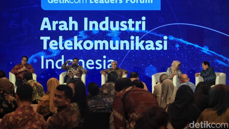 Sesi kedua detikcom Leaders Forum Arah Industri Telekomunikasi Indonesia digelar di Jakarta. Sesi ini bertema 'Challenges and Solutions for Improving Connectivity'.