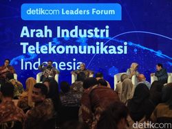 Melihat Sesi Pertama detikcom Leaders Forum
