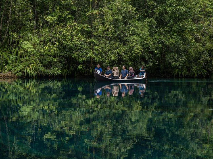Menikmati Indahnya Danau Paisupok, Wisata Unggulan Banggai Kepulauan