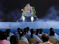 Gokil! Roket India Berhasil Mendarat di Bulan