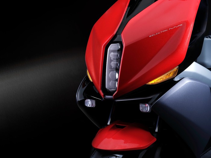 Motor listrik TVS X
