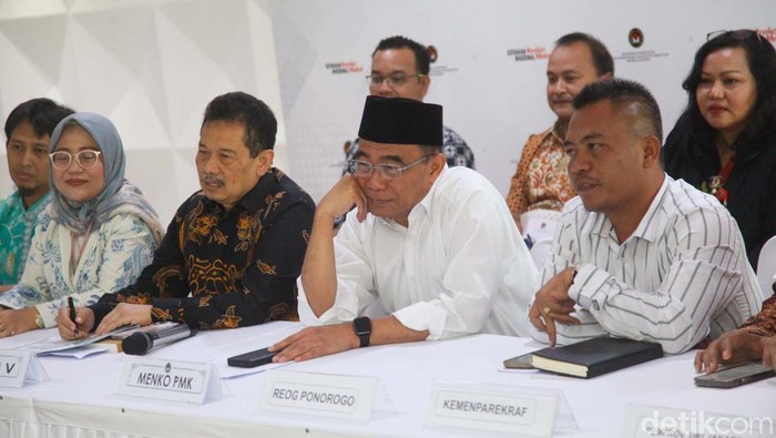 Pawai Reog Ponorogo Bakal Meriahkan Jakarta Minggu Ini Kemenko PMK bakal menggelar Pawai Budaya Reog Ponorogo di Jakarta akhir pekan ini. Pawai ini bertujuan membangun dukungan agar Reog Ponorogo menjadi WBTB UNESCO.