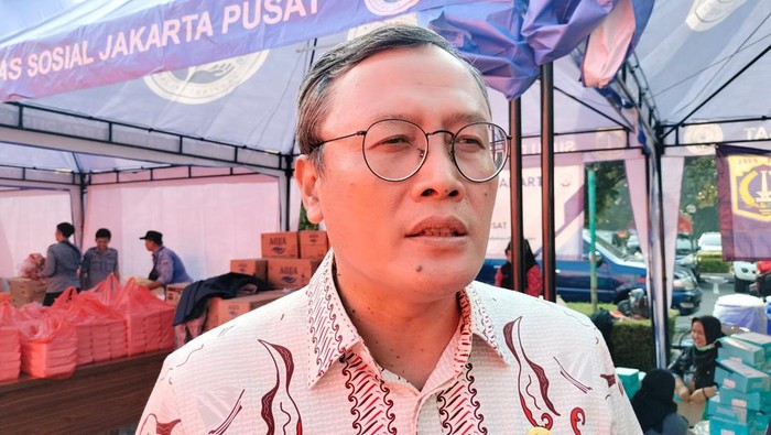 Pemkot Jakpus Beri Bantuan Makanan-Selimut ke Korban Kebakaran di Gambir (Anggi/detikcom)