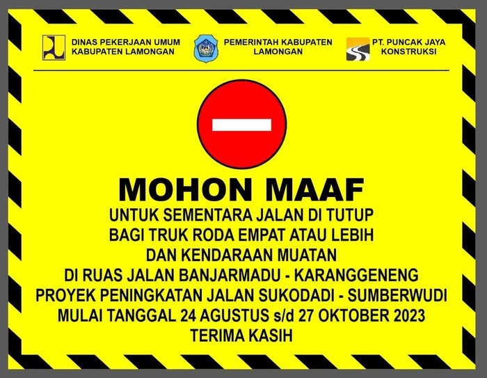 Poster informasi penutupan jalan di Lamongan