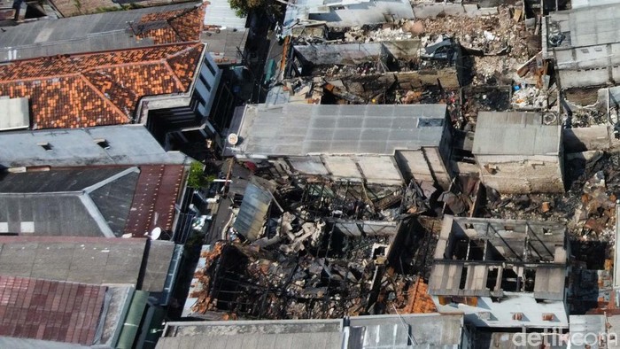 Kebakaran di Jalan Kebon Jahe, Gang Kober, Petojo Selatan, Gambir, Jakarta Pusat (Jakpus) berhasil dipadamkan. Begini potret udara 152 rumah yang hangus.