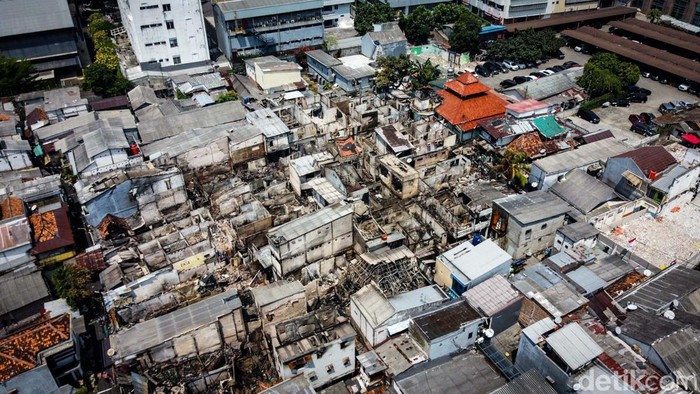 Kebakaran di Jalan Kebon Jahe, Gang Kober, Petojo Selatan, Gambir, Jakarta Pusat (Jakpus) berhasil dipadamkan. Begini potret udara 152 rumah yang hangus.
