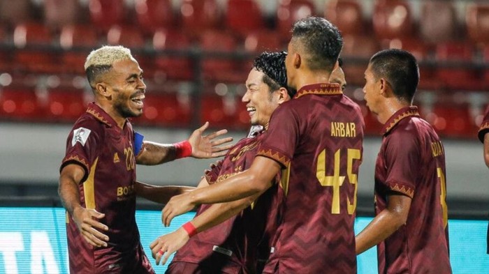 PSM Makassar merayakan kemenangan atas Yangon United di babak playoff AFC Cup 2023/2024.