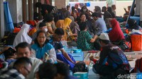Kebakaran dilaporkan terjadi Rabu (23/8) pukul 20.20 WIB di Jl Tanah Abang 1 ( Gg Kober ) RT.03 RW. 08, Kelurahan Petojo Selatan, Kecamatan Gambir, Jakpus. Ada 2 orang tewas akibat musibah ini. 