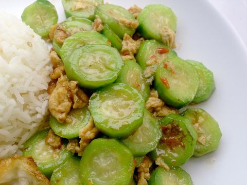 Resep Tumis Oyong dan Telur Bumbu Cabe