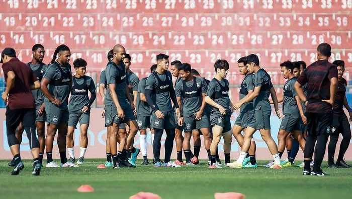 Skuad PSIS menjalani sesi latihan di Stadion Brawijaya Kediri, Kamis (24/8/2023).